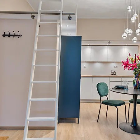 아파트 Cls Moderne City-wohnung In Altstadtinsel, Gratis Wlan, Smart Tv, Waschmaschine, Nespresso Maschine & Kapseln Inklusive, In In Direkter Umgebung Restaurants, Supermarkt, Bushaltestelle, Parkhaus, Bahnhof, Hansemuseum, Huexstrasse, Naehe Uksh