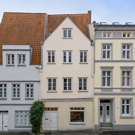 Cls Moderne City-wohnung In Altstadtinsel, Gratis Wlan, Smart Tv, Waschmaschine, Nespresso Maschine & Kapseln Inklusive, In In Direkter Umgebung Restaurants, Supermarkt, Bushaltestelle, Parkhaus, Bahnhof, Hansemuseum, Huexstrasse, Naehe Uksh *