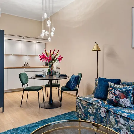 아파트 Cls Moderne City-wohnung In Altstadtinsel, Gratis Wlan, Smart Tv, Waschmaschine, Nespresso Maschine & Kapseln Inklusive, In In Direkter Umgebung Restaurants, Supermarkt, Bushaltestelle, Parkhaus, Bahnhof, Hansemuseum, Huexstrasse, Naehe Uksh 뤼베크